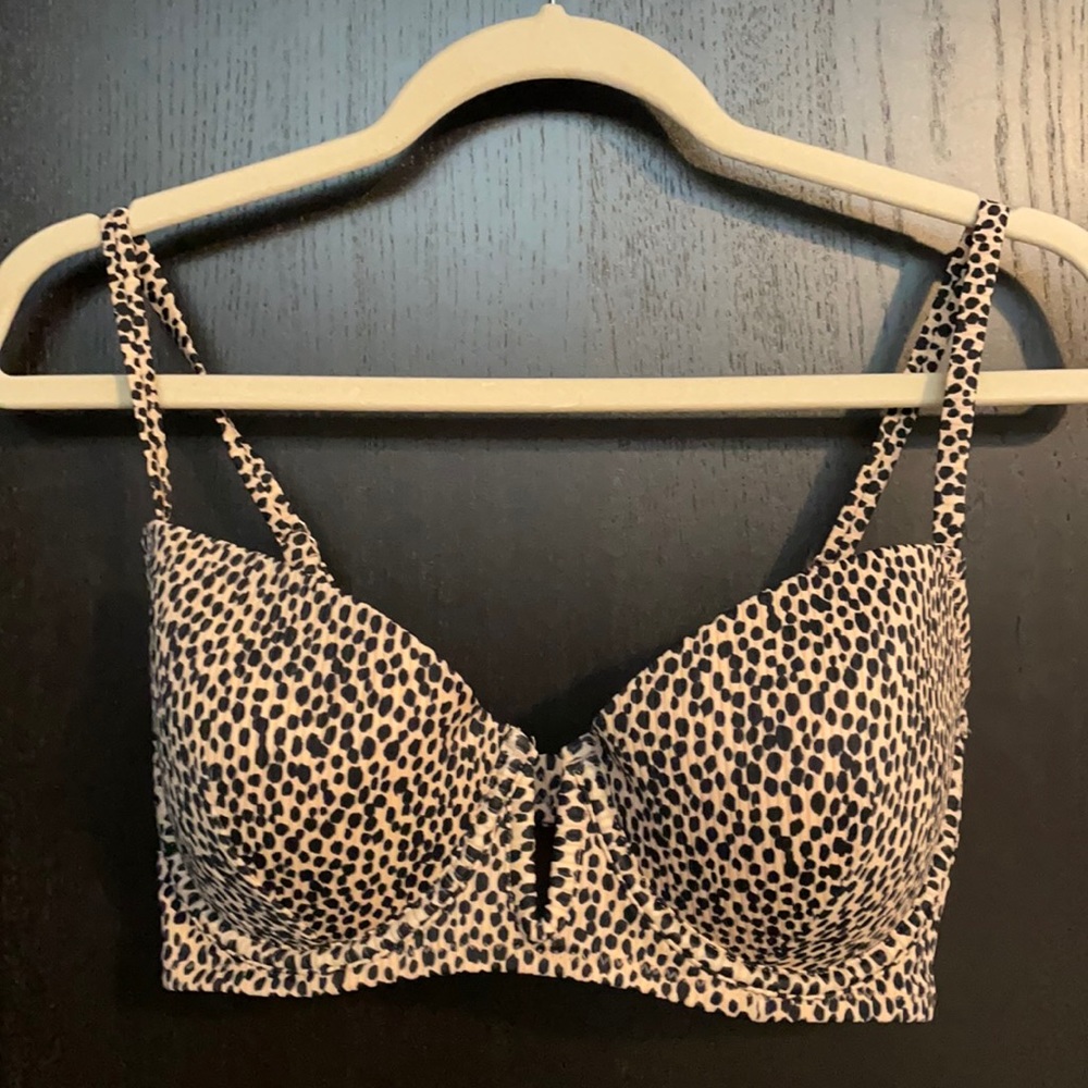 Printed swimsuit top with underwire
